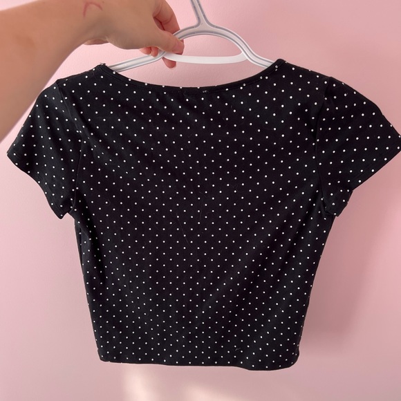 Black and white polka dot vneck crop top nwot - Picture 2 of 3